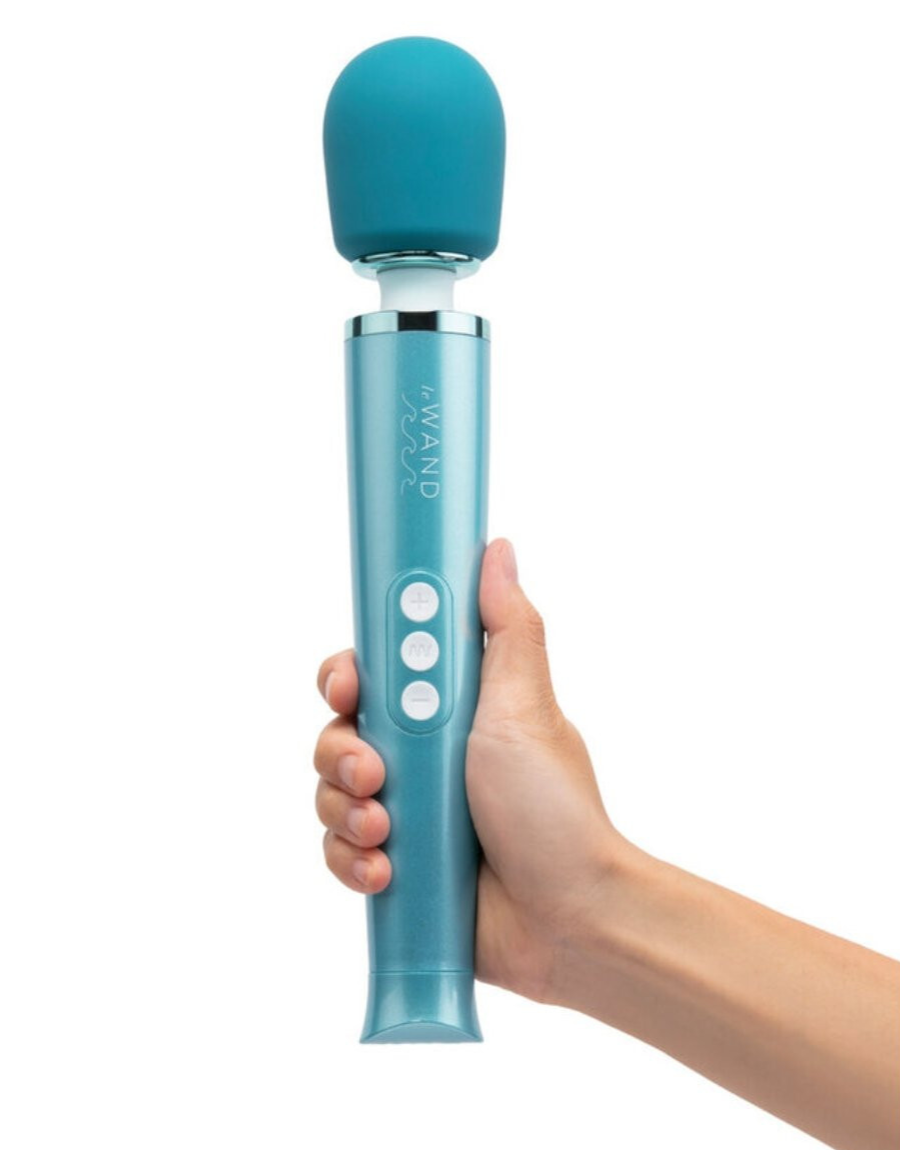 Le Wand Dive Submersible Waterproof 10 Speed Rechargeable Vibrating Massager